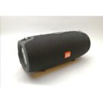 JBL Xtreme bluetooth zvučnik — u prostoru