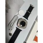 pametni sat S9 Ultra — u upotrebi