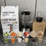 blender sa staklenom posudom — prednja strana