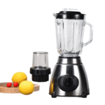 blender sa staklenom posudom — u prostoru