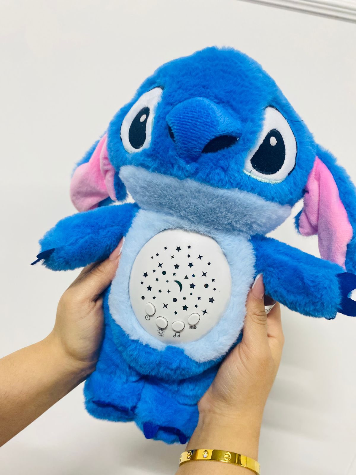 Stitch plišani projektor — prednja strana