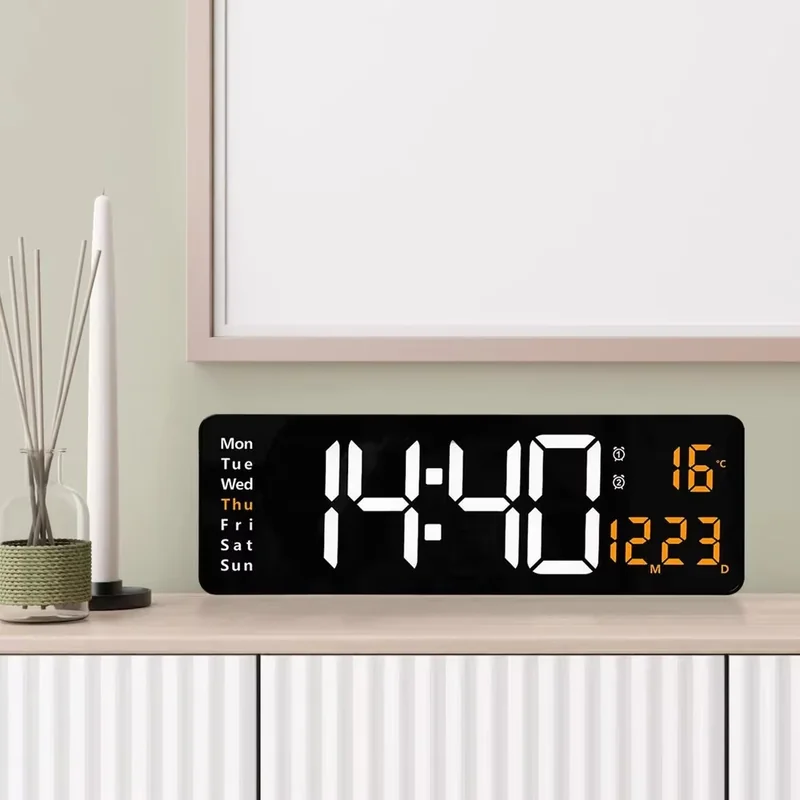 Digitalni LED Sat sa temperaturom i datumom digitalni led sat - u upotrebi