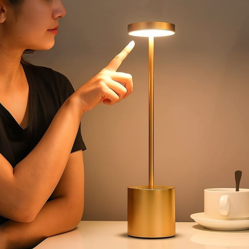 LED prenosiva lampa za čitanje — u upotrebi