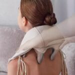 Masažer za vrat i ramena sa grejačem — dubinska Shiatsu masaža - slika 3