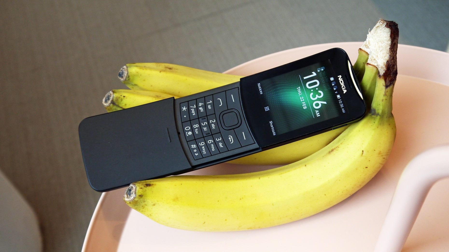 Nokia 8110 banana retro telefon sa kliznim poklopcem