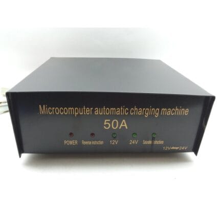 BTC mikroprocesorski punjač akumulatora 12V 24V do 50A sa displejom