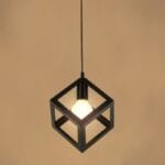 Crna kockasta viseća lampa E27 metal 16×28 cm